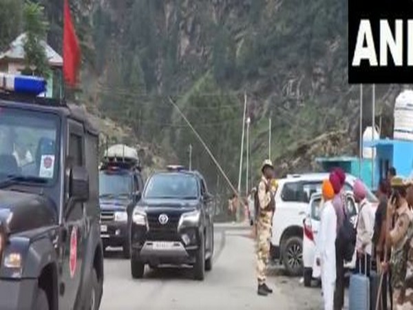 J&K CM Omar Abdullah's convoy at Gulabgarh, heading towards Chasoti village in Kishtwar district (Photo/ANI)