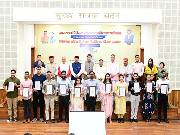 Uttarakhand CM Dhami distributes appointment letters to new medical officers (Photo: Uttarakhand CMO)