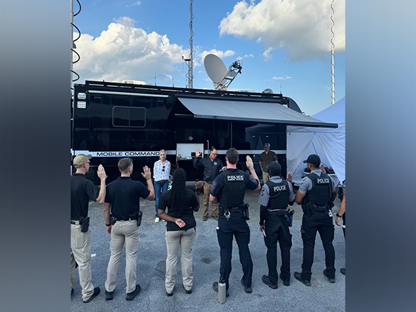 US Attorney General Pamela Bondi with Law Enforcement Officers (Image: X@AGPamBondi)
