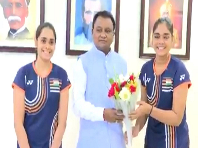The Panda sisters with the Odisha CM (Photo:Odisha Chief Minister's Office) 