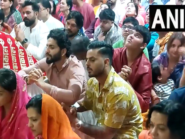 Nitish Rana offers prayers at Shri Mahakaleshwar Jyotirlinga Temple in Ujjain (Photo: ANI)