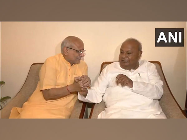 CP Radhakrishnan meets former PM HD Deve Gowda at his Delhi's residence. (Photo/ANI)