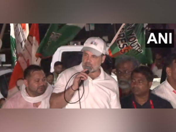  Congress leader Rahul Gandhi addresses 'Voter Adhikar Yatra' in Munger (Photo/ANI) 