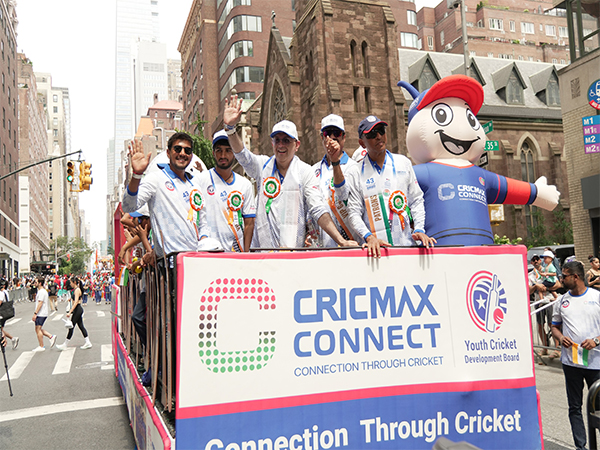 USA National Cricket Team's Smit Patel & Saiteja Mukkamalla with Cricmax Connect's Vinay Bhimjiani, Ashok Patel & Atul Rai on the India Day Parade float in NYC