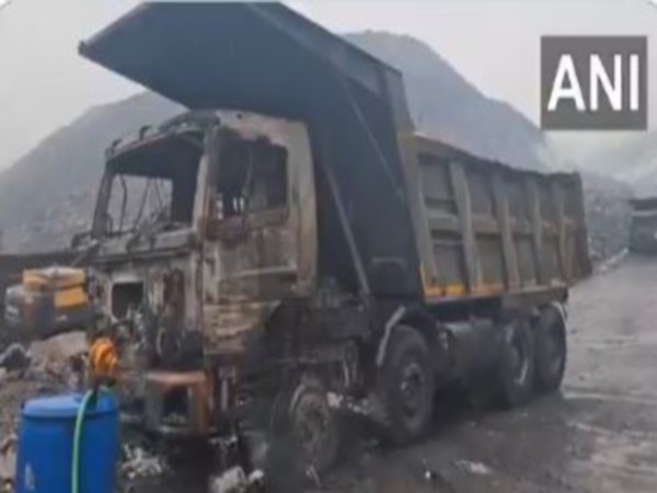 Miscreants torch six trucks in Jharkhand (Photo/ANI)