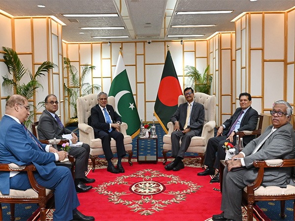 Bangladesh-Pakistan Foreign Minister-level meeting (Photo/ Bangladesh Foreign Ministry)
