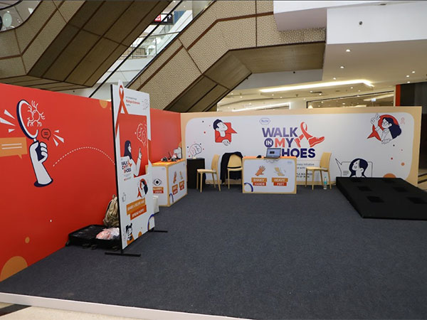 Kiosk Set-up for the Experiential walkthroughs demonstrating symptoms of Multiple Sclerosis