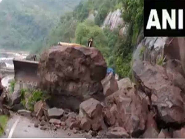 Visuals from the blocked Dhar road in Udhampur (Photo/ANI)