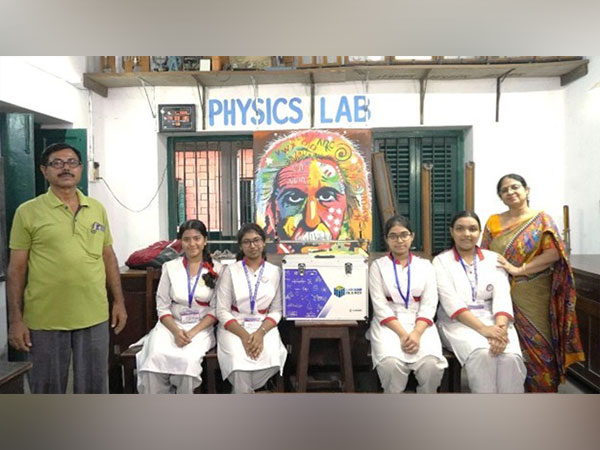 Lab in a box demonstration at Serampore Girls' High School
