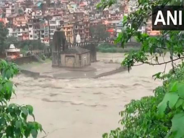  Rising water level of Beas River after heavy rainfall in Mandi (Photo/ANI)