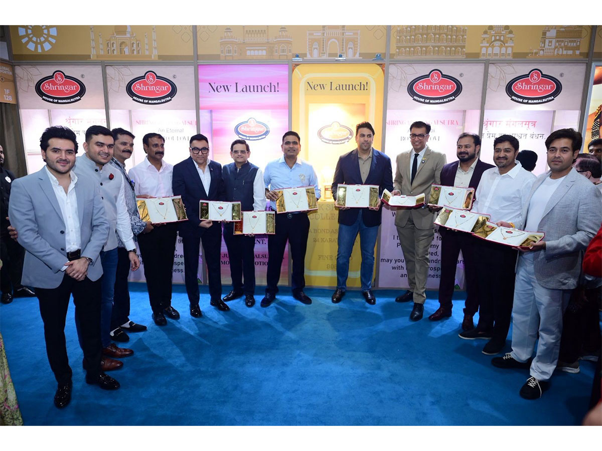 Shringar House of Mangalsutra unveils India's first HUID Hallmarked 24 Karat Purity Gold Mangalsutra Collection at IIJS 2025