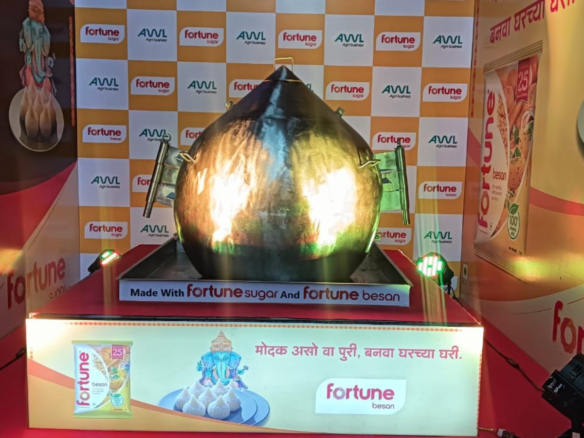 Fortune Edible Oil & Foods Creates World's Largest Traditional Modak (851 kg) at Girgaon Cha Raja