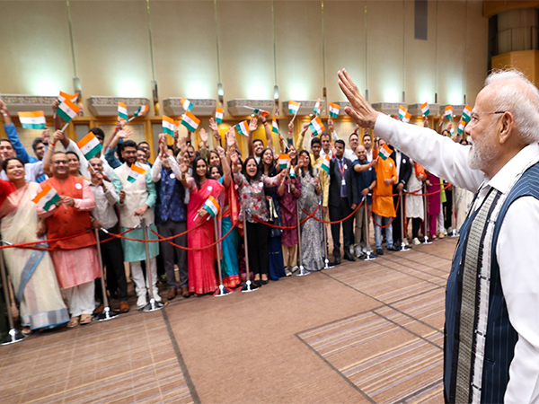 PM Modi interacts with Indian diaspora (Photo/X@narendramodi)