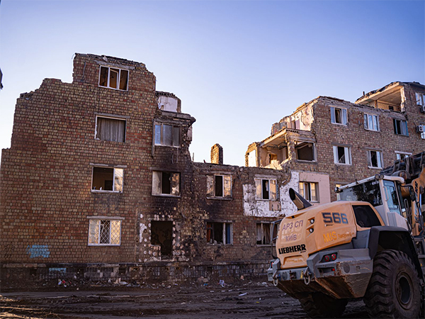 The damaged residential building in Kyiv's Darnytskyi district (Photo/X@ZelenskyyUa)