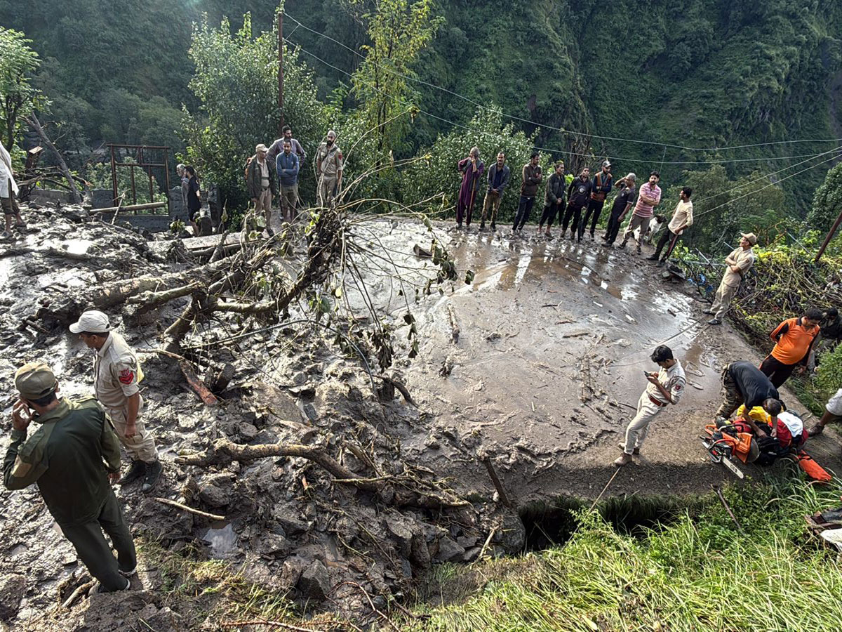 District Collector and police at the incident site (Photo/X/@dcramban)