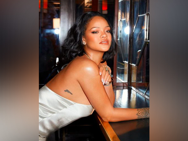 Rihanna (Photo/Instagram@badgalriri)