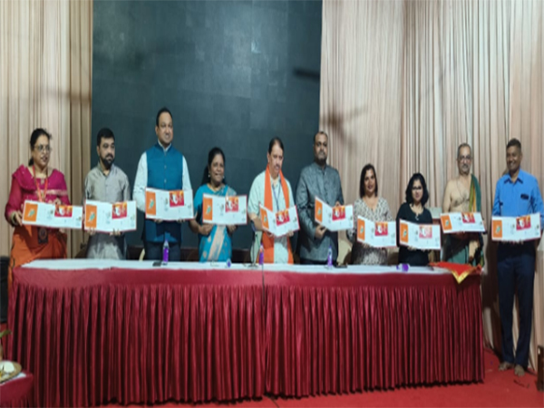 Maharashtra Postal Circle releases postcards designed by Padma Shri awardee Achyut Palav (Photo/PIB)