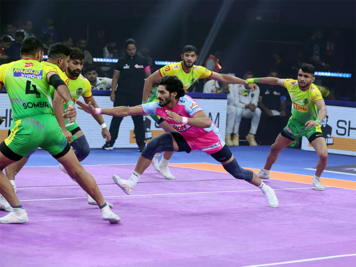 Patna Pirates and  Jaipur Pink Panthers in action (Photo: PKL)