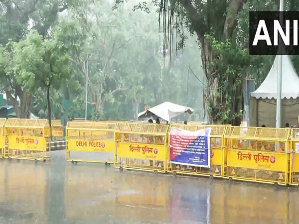 Rain lash parts of National Capital Region (Photo/ ANI)