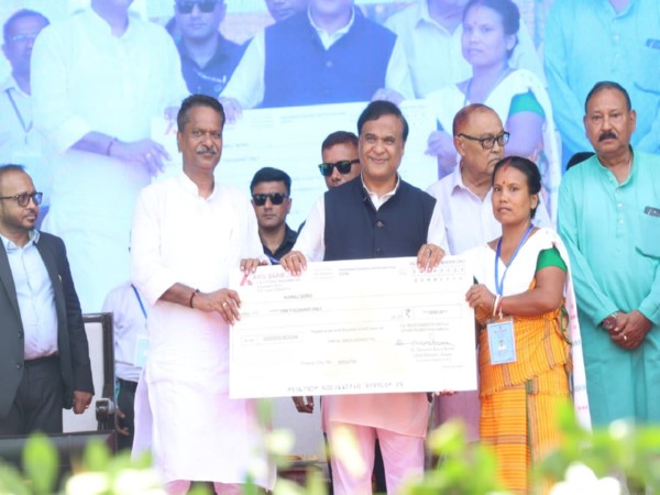 Assam CM distributes Cheques to 31,224 members of women Self-Help Groups (Photo/ ANI)