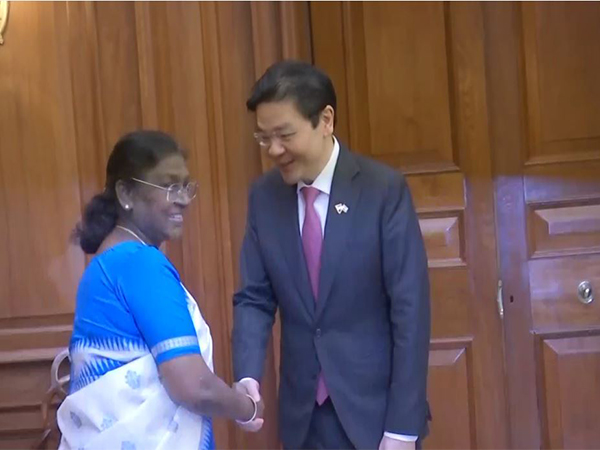 Singapore PM Wong meets President Droupadi Murmu at Rashtrapati Bhavan (Photo/ANI)