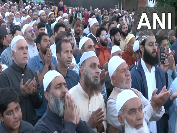 People offer prayers at Dargah Hazratbal Shrine in Srinagar  (Photo/ANI)