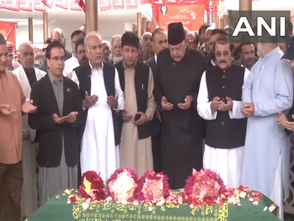 NC President Farooq Abdullah, CM Omar Abdullah pay tributes to former CM Sheikh Abdullah. (Photo/ANI)