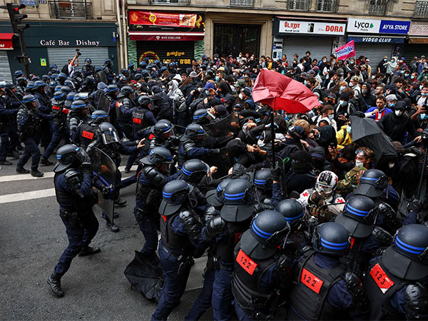 Protesters clash with police in Paris during 'Block Everything' protests (Photo/Reuters)