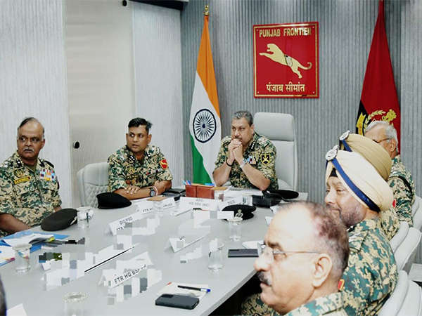 ADG BSF Western Command Satish S Khandare in meeting (Photo/X/@BSF_Punjab)