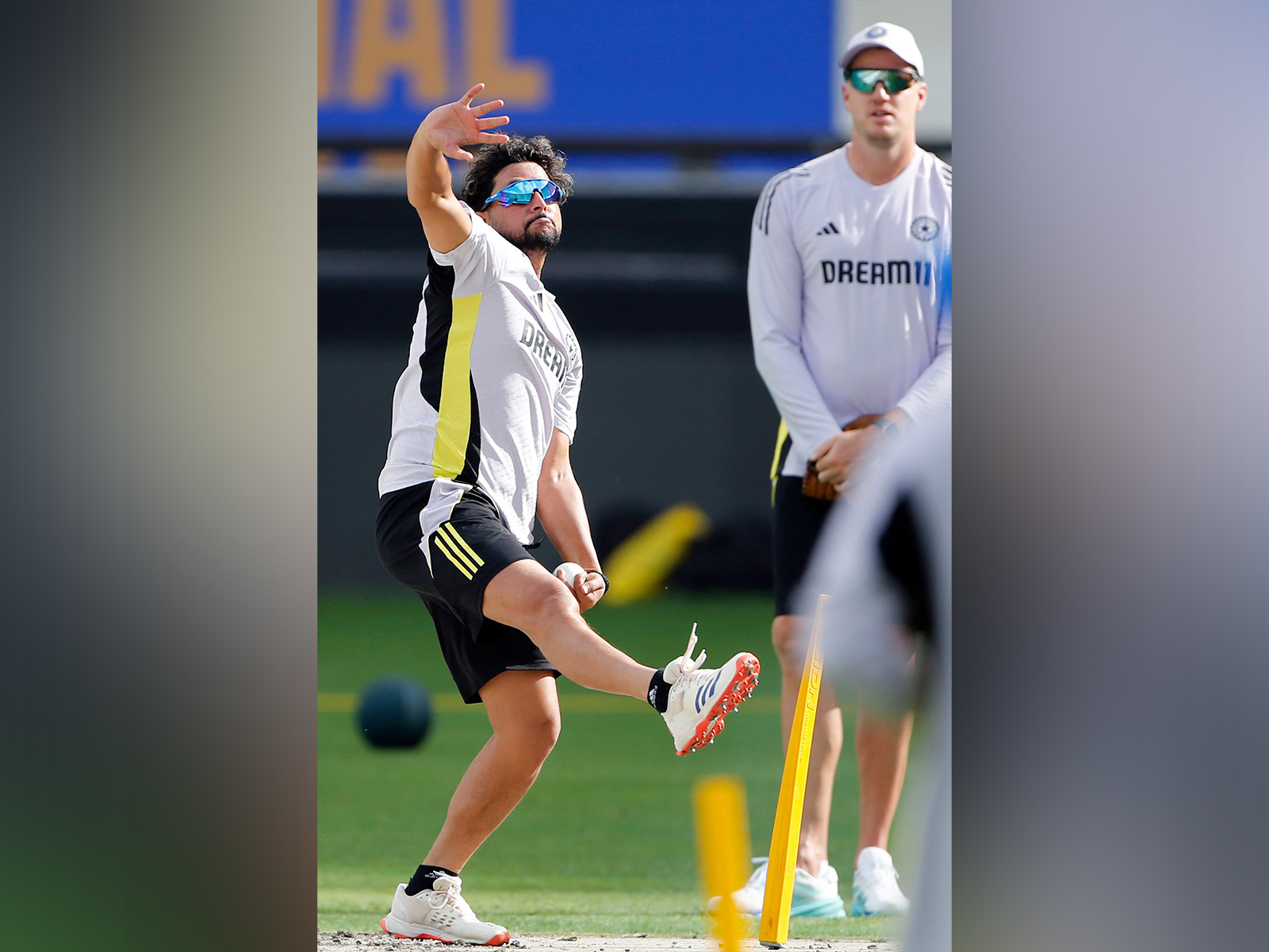 Kuldeep Yadav and Morne Morkel. (Photo/ANI)