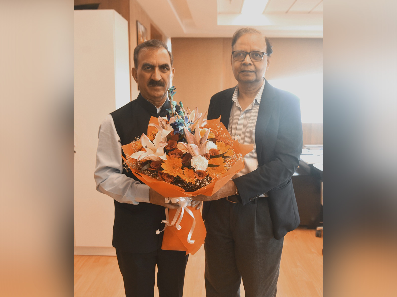 Himachal CM Sukhu meets 16th Finance Commission Chairman Arvind Panagariya in New Delhi (Photo/CMO)