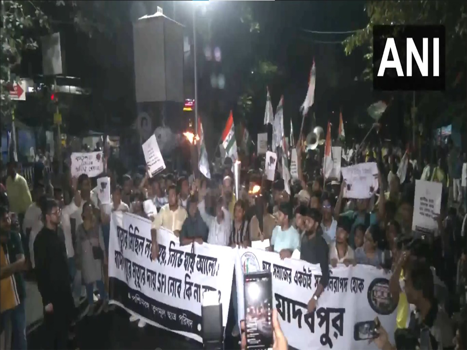 Trinamool Chhatra Parishad protest in Kolkata (Photo: ANI) 
