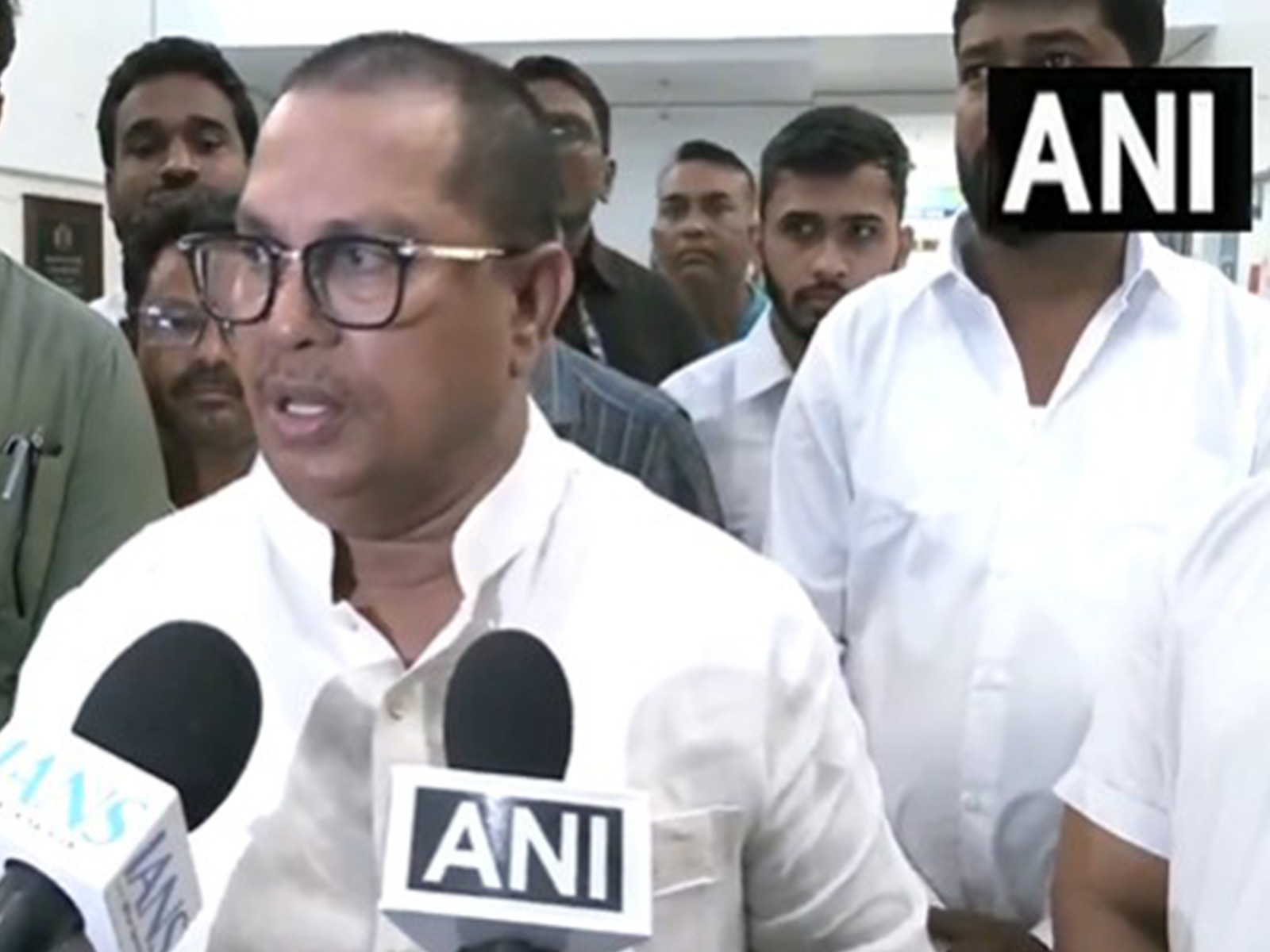 Congress leader Vijay Wadettiwar (Photo/ANI)