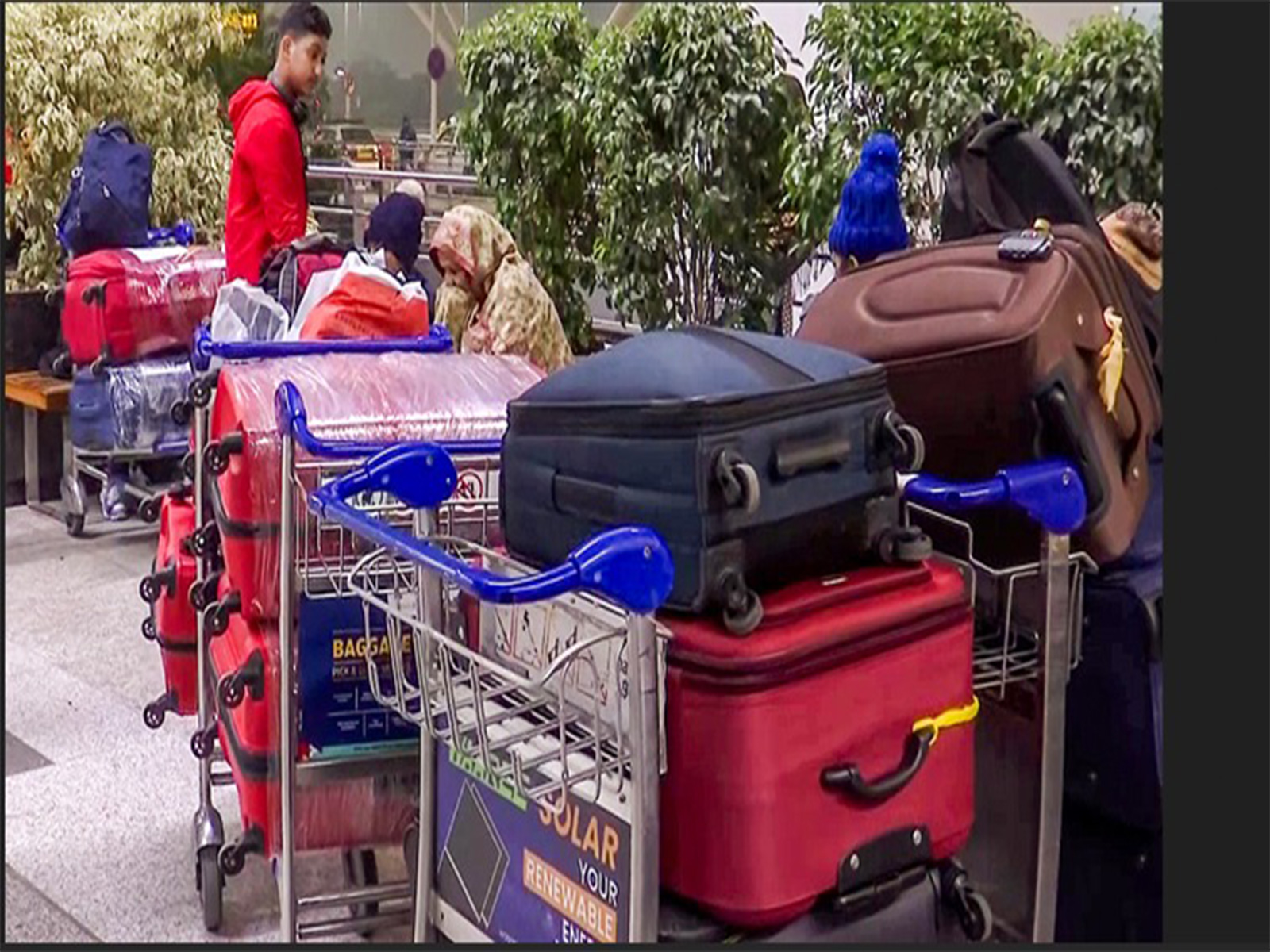 People purchasing bags (Photo/ANI)