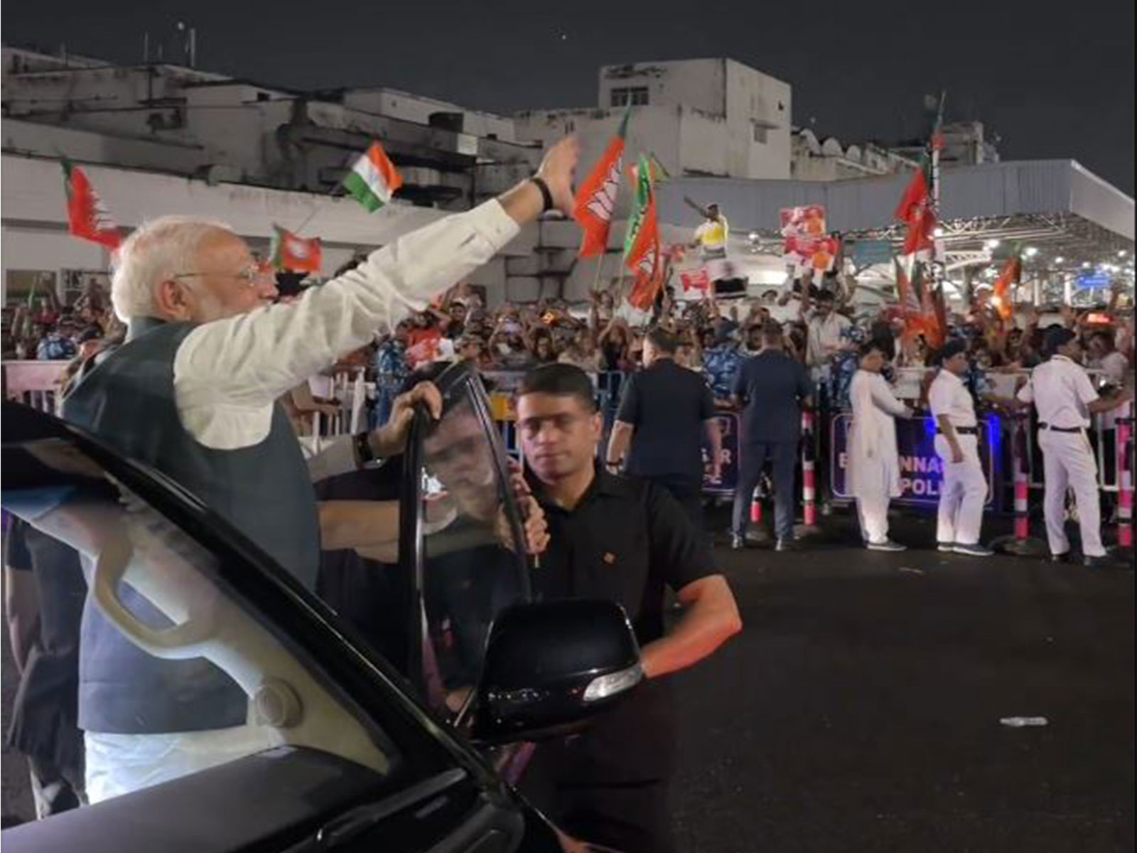 Prime Minister Narendra Modi lands in Kolkata (Photo/X/@narendramodi)
