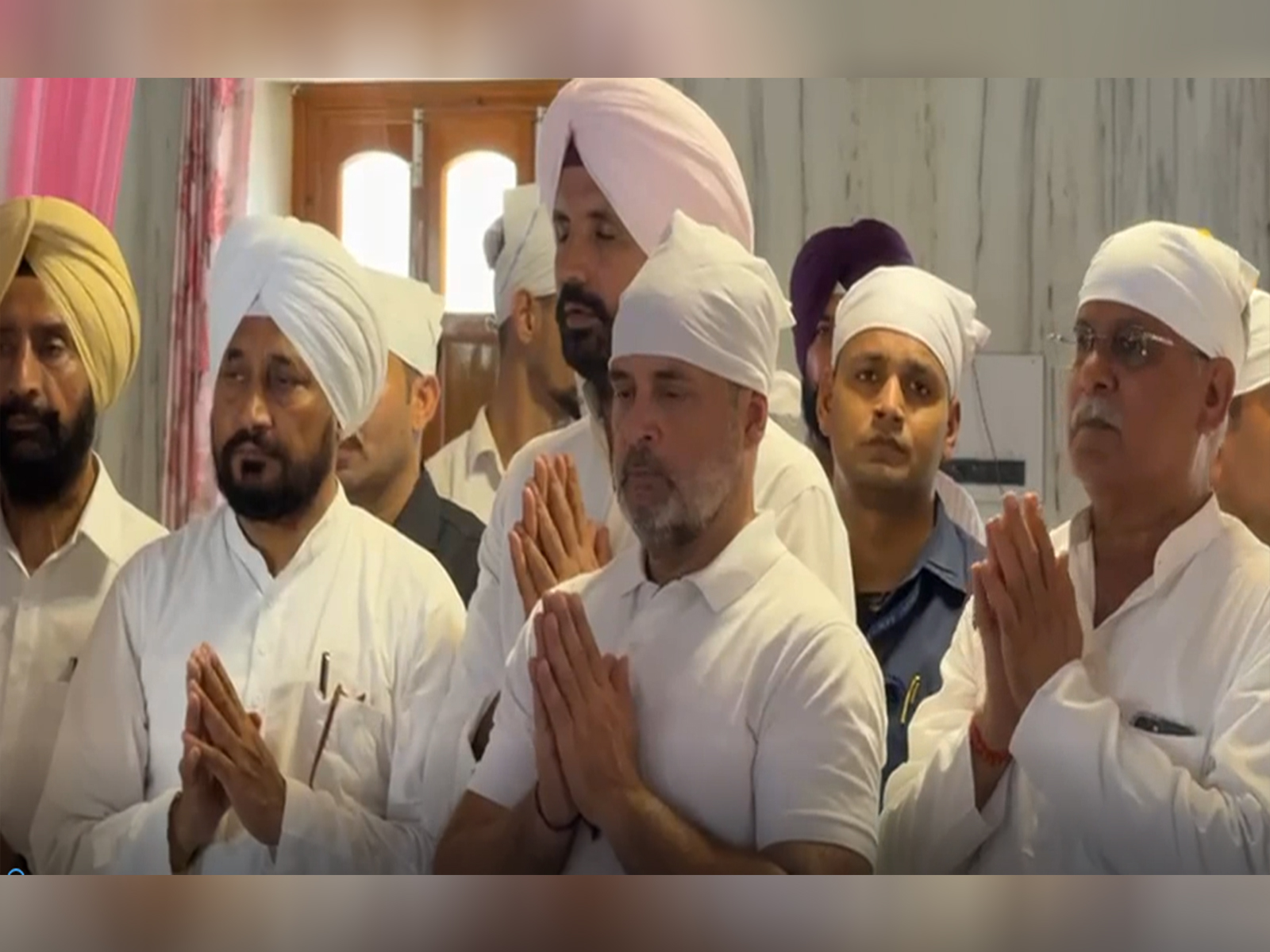 Rahul Gandhi visits Baba Budha ji Samadh Astan Gurudwara (Photo/ANI)