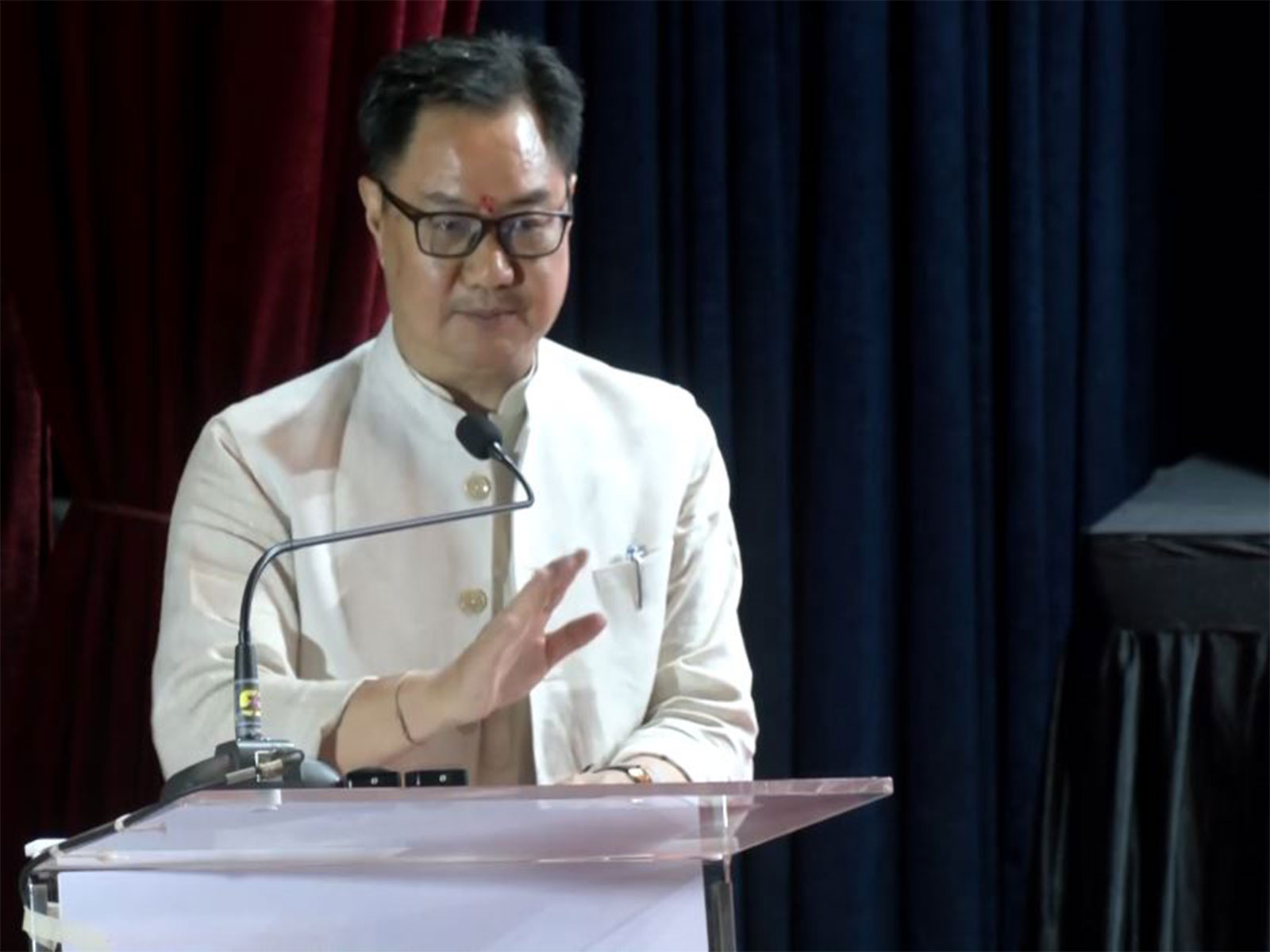 Kiren Rijiju lays foundation stone for Centre of Excellence in Heritage Languages at Mumbai University (Photo/ANI)