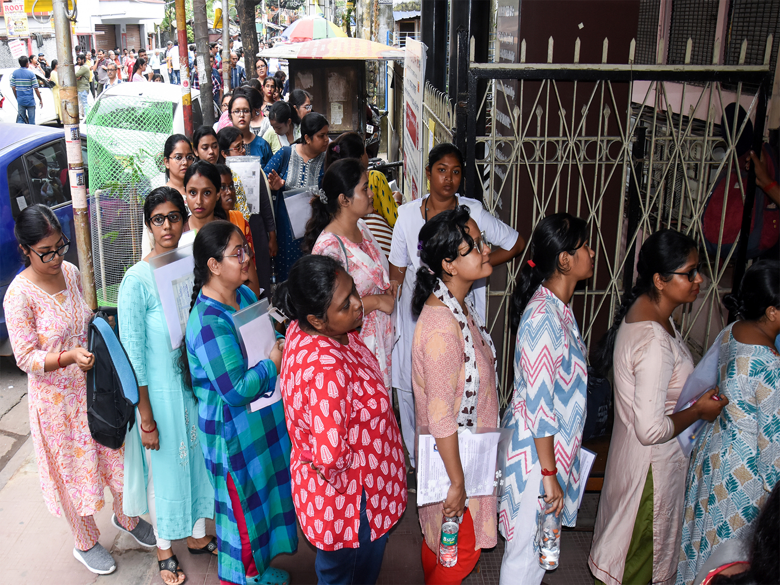 Candidates Appear for SSC Class 11-12 Level Teachers' Recruitment Exam in Kolkata (Image: ANI)