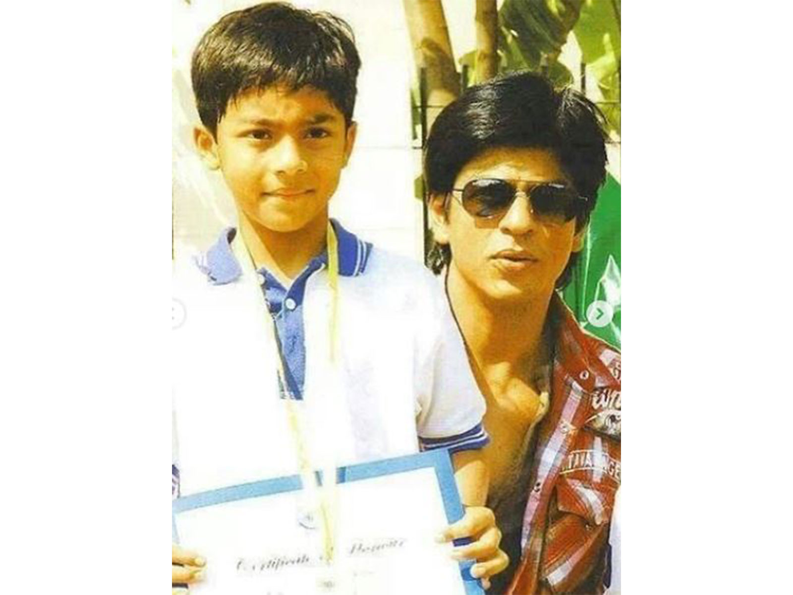 SRK and his son Aryan Khan (Image source: Suhana's Instagram)