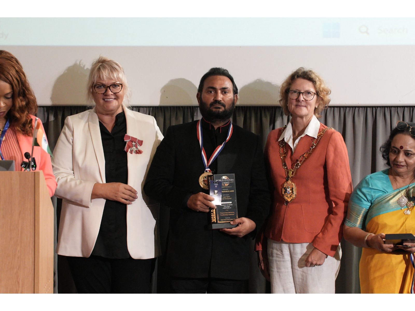 Luv Bhardwaj Honoured with Prestigious Business Excellence and Empowering Visionaries Award at Oxford