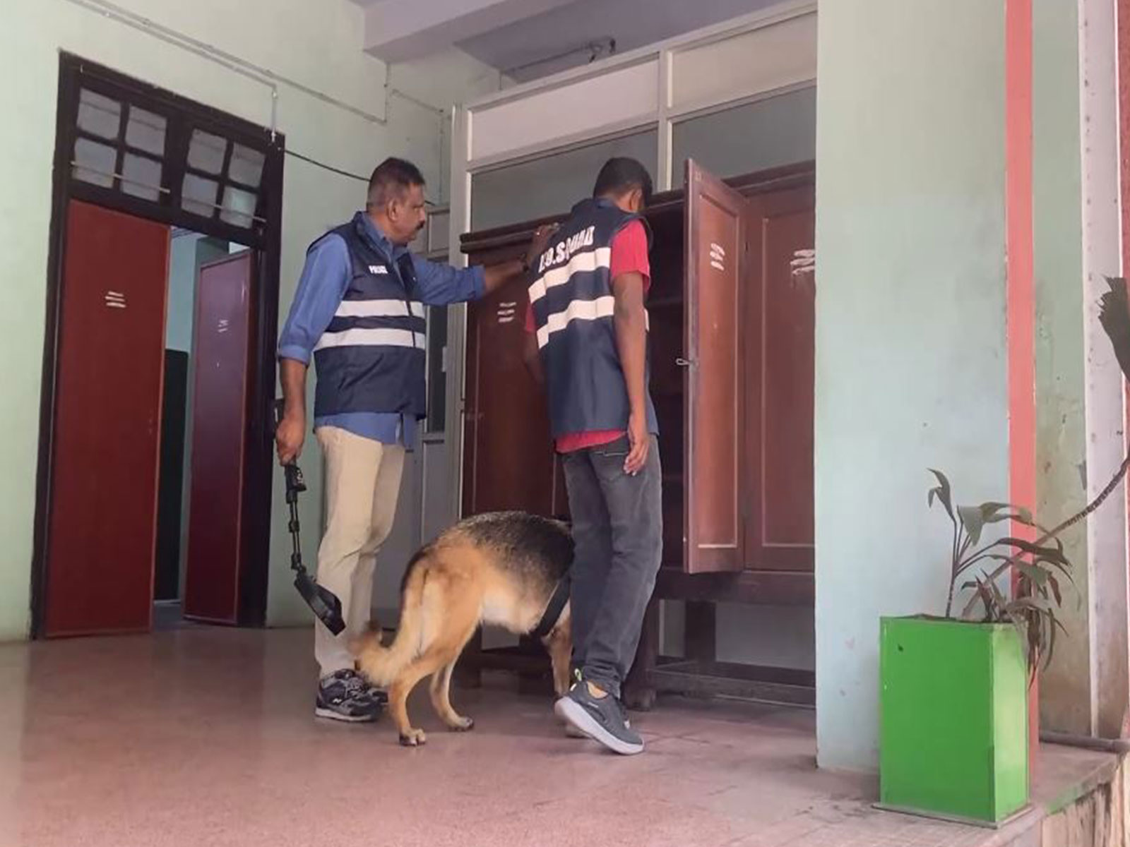 Bomb threat received in several areas of Coimbatore; BDS team launches search operation (Photo/ANI)