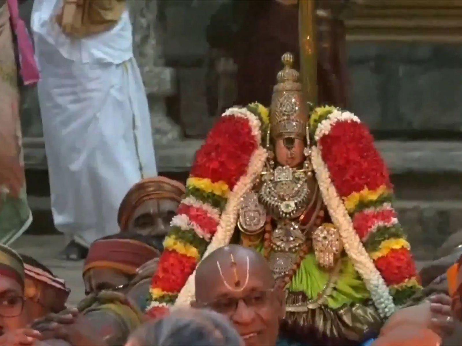 Navaratri festival begins at Srirangam Ranganathaswamy Temple in Tiruchirappalli (Photo/ANI)