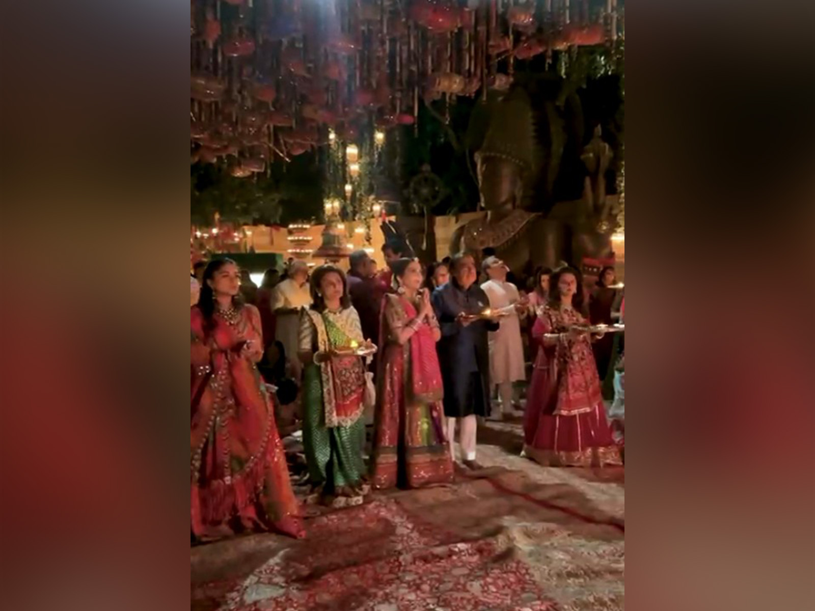 Ambani family perform Aarti during Navratri celebrations (Photo: Reliance)