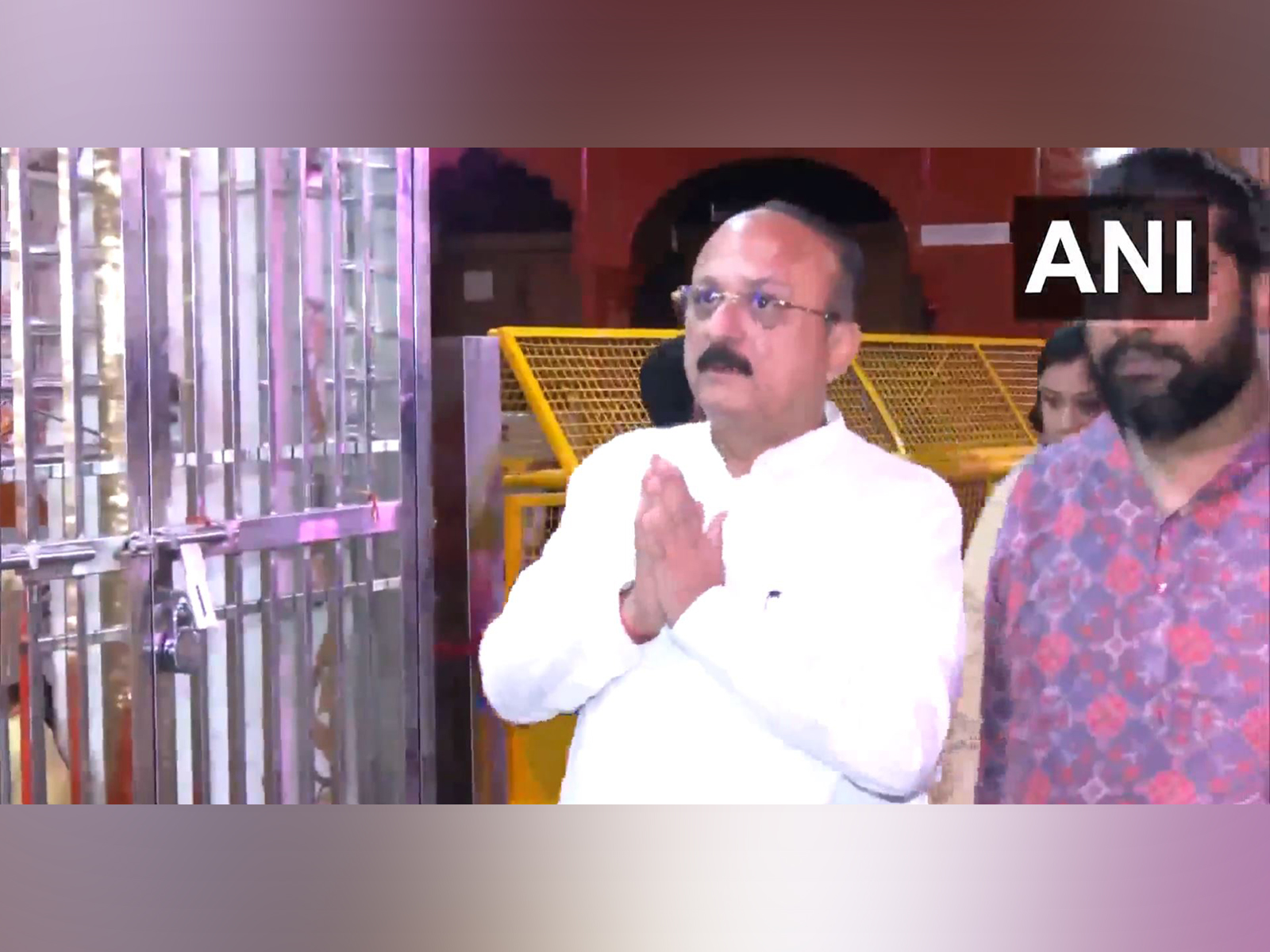 Delhi Minister Ashish Sood visits Kalikaji Temple on fourth day of Navratri (Photo/ANI)