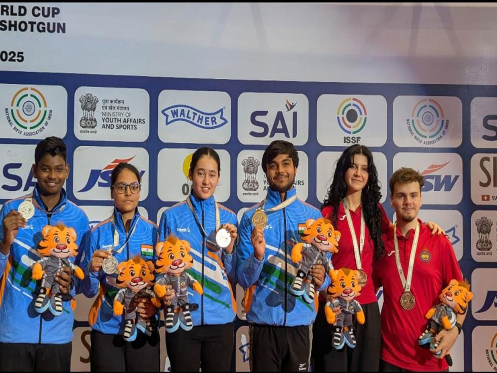 (L-R): Jonathan Gavin Antony, Vanshika Chaudhary, Rashmika Sahgal, Kapil, Ines Castro Ortega, and Lucas Sanchez Tome (Photo: NRAI)