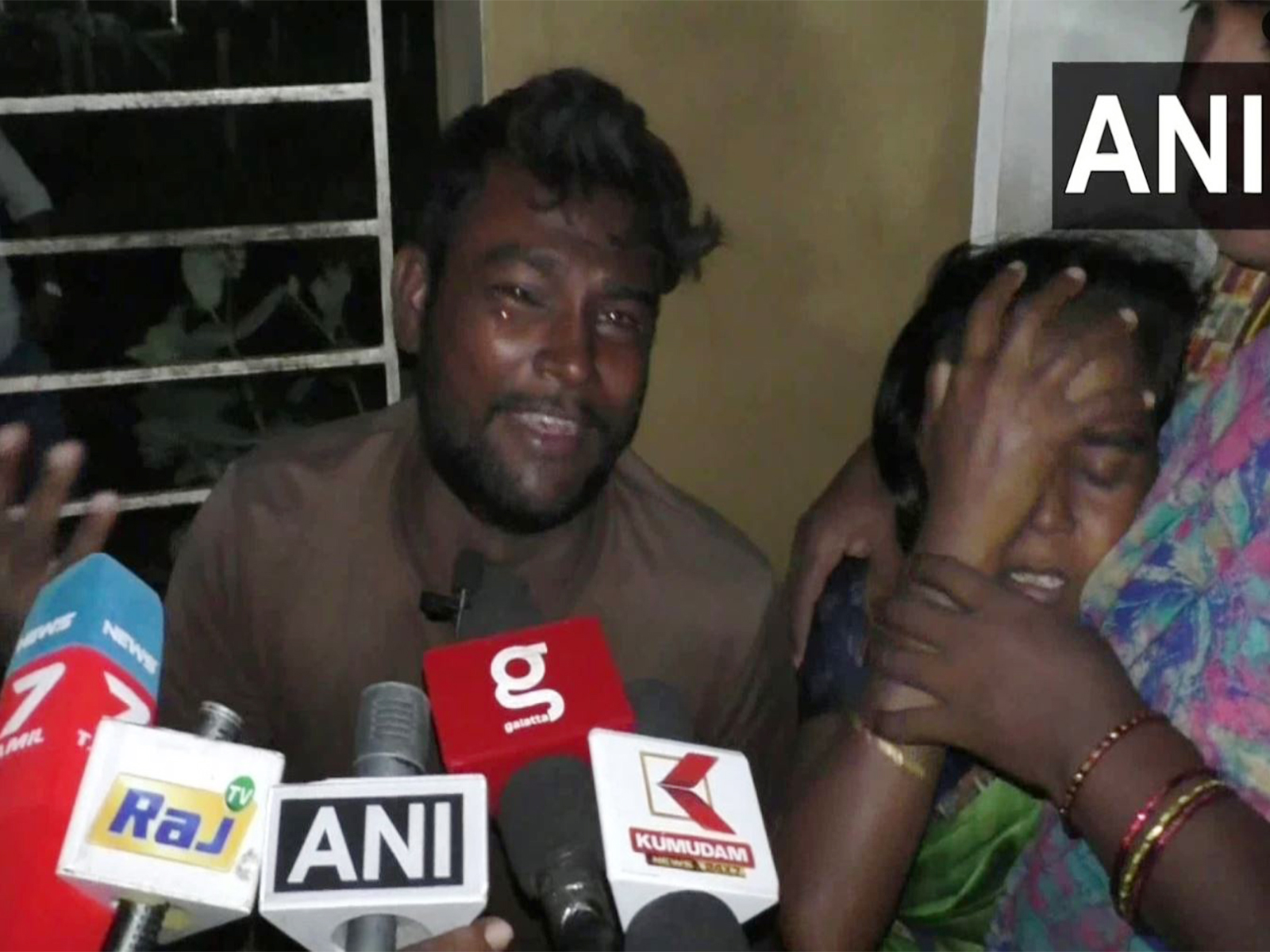 Karur stampede victim sharing his ordeal (Photo/ANI)