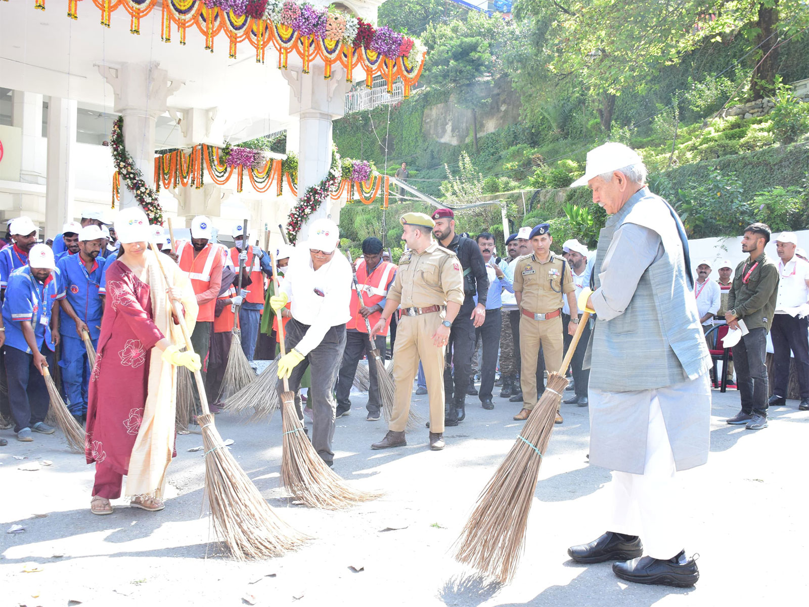J-K LG Manoj Sinha launches 'Seva Parv' (Photo/X@OfficeOfLGJandK)