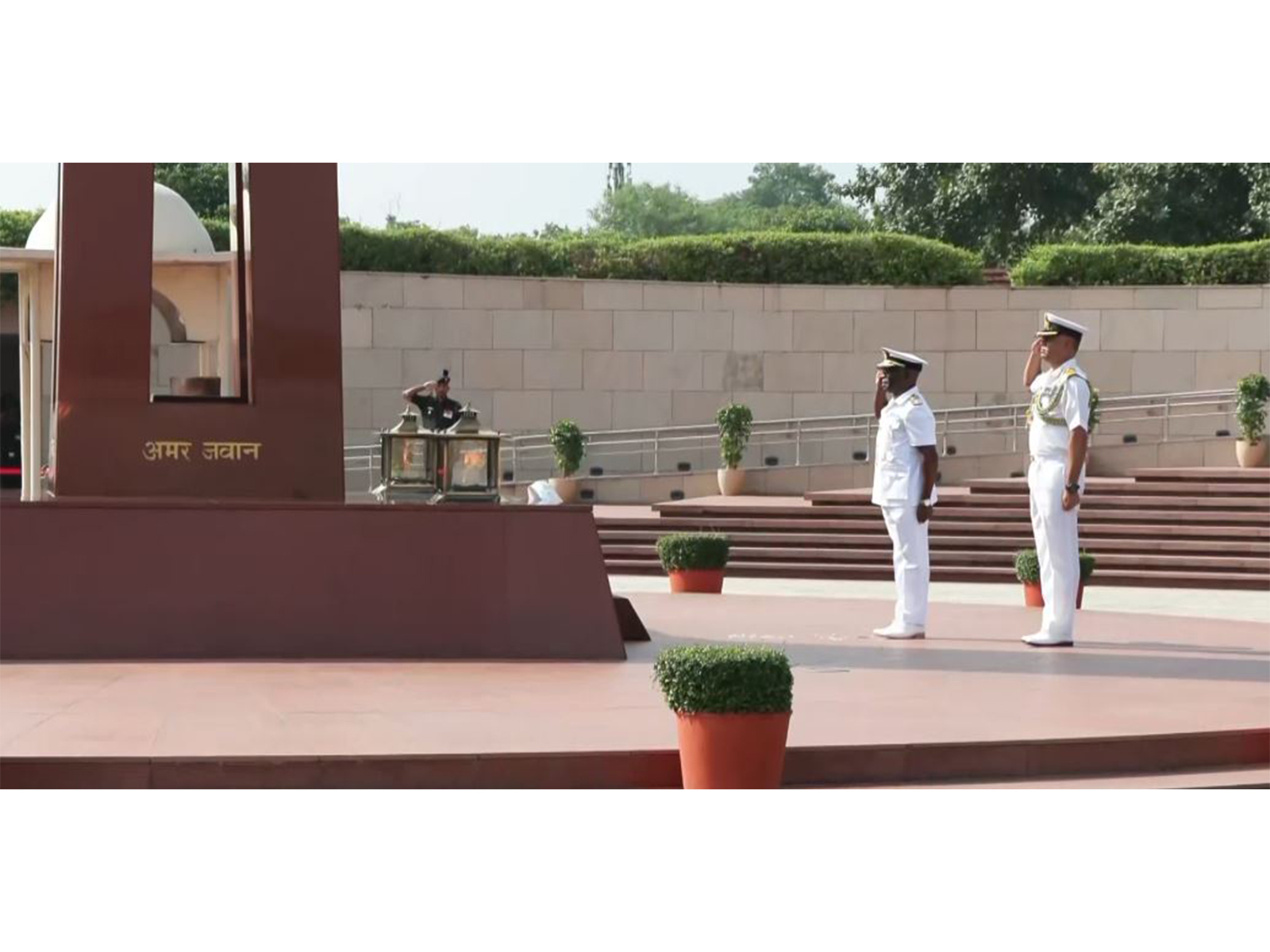 Kenya's Navy Commander Major General Paul Owuor Otieno pays tributes at the National War Memorial  (Photo/ANI)