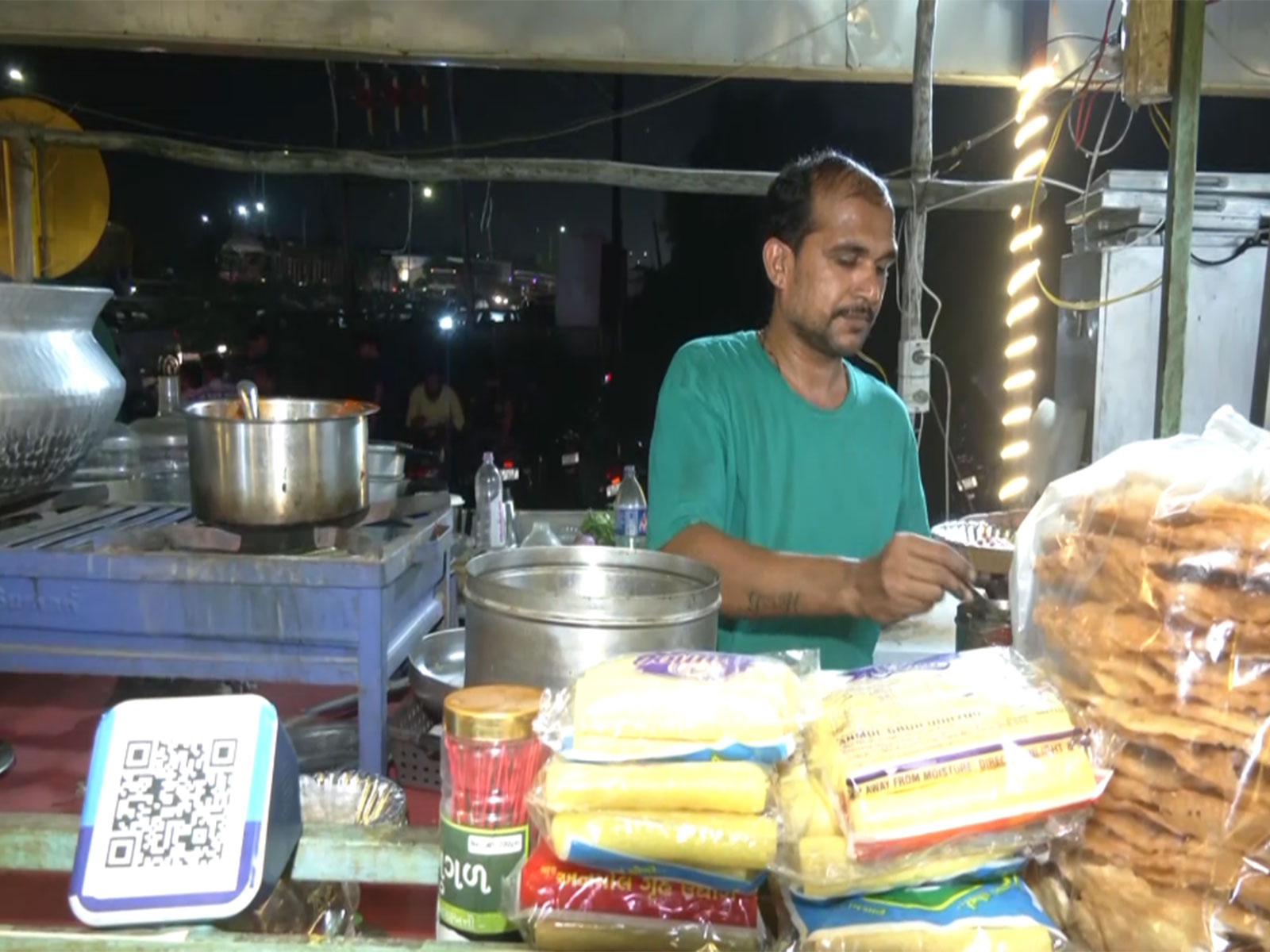 Gujarat government allows food stalls to remain open till early morning during Navratri (Image source/ANI)