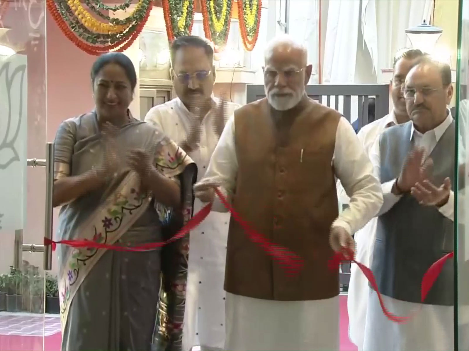 Prime Minister Narendra Modi inaugurated Delhi BJP party office at DDU Marg (Photo/ANI)